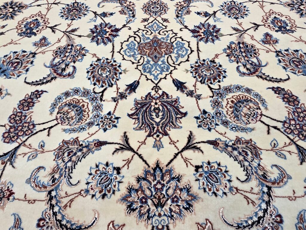 Perserteppich Nain 330 x 215 cm Schurwolle handgeknüpft
