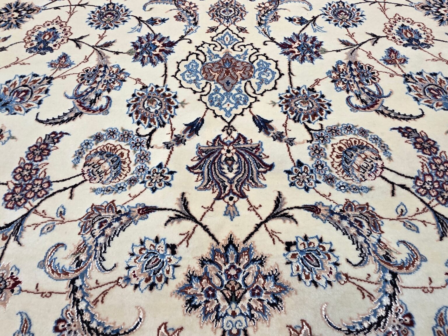 Perserteppich Nain 330 x 215 cm Schurwolle handgeknüpft