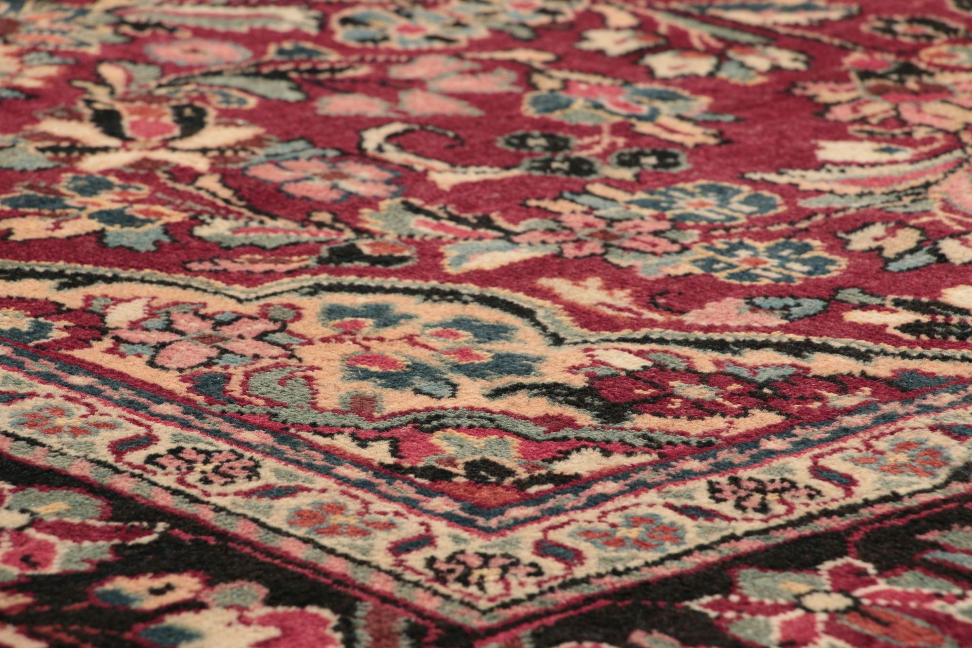 Perserteppich aus Iran, 210 × 327 cm
