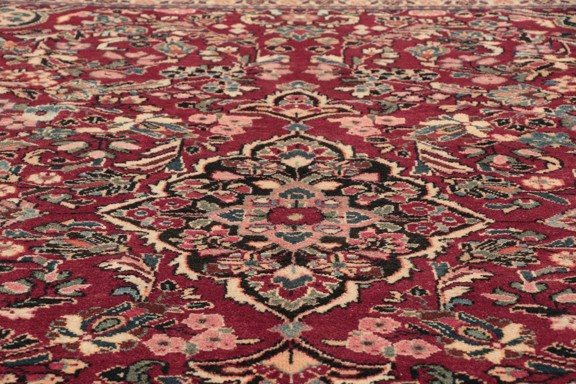 Perserteppich aus Iran, 210 × 327 cm