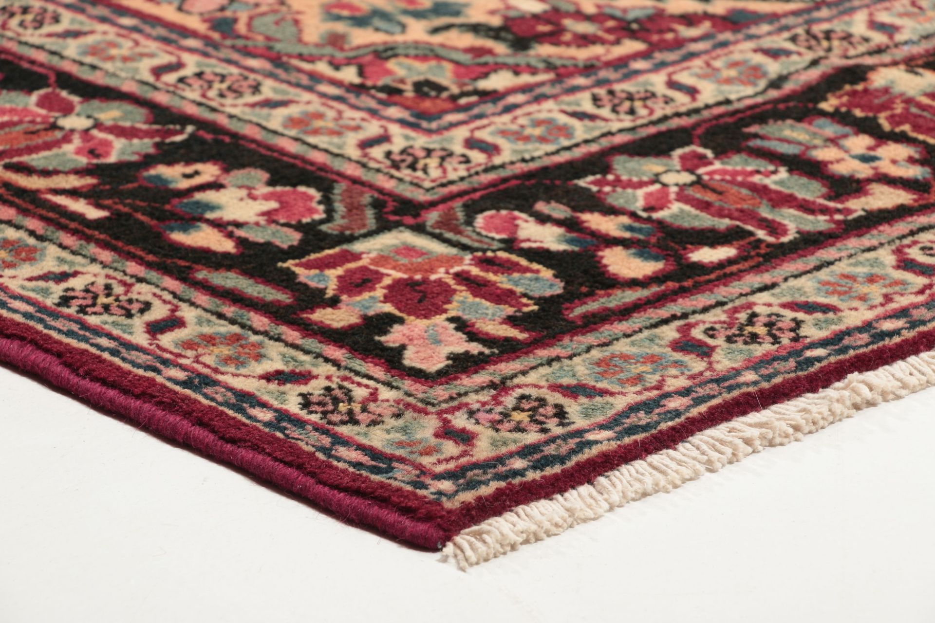 Perserteppich aus Iran, 210 × 327 cm