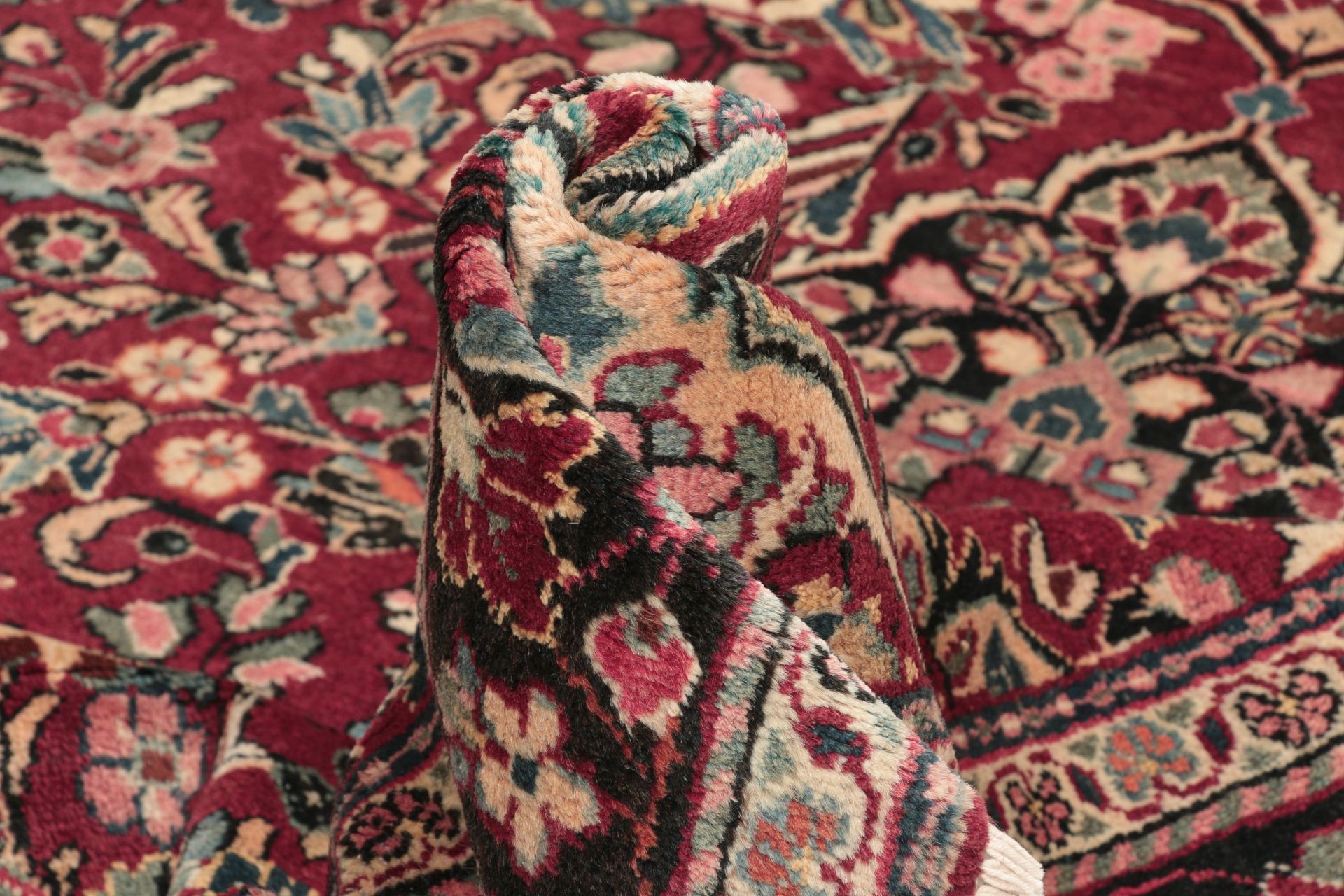 Perserteppich aus Iran, 210 × 327 cm