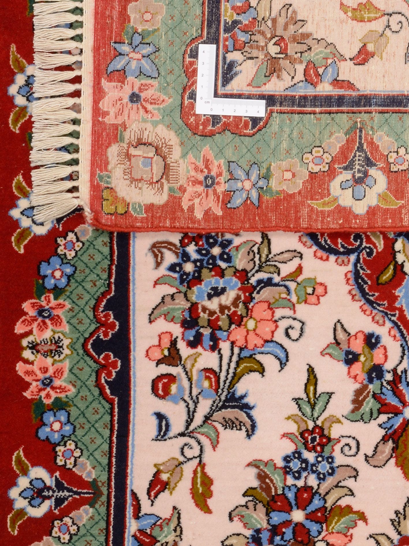perserteppich-isfahan-72-x-109-cm-schurwolle-seide-handgeknupft-2 Handgeknüpfter Isfahan Perserteppich, 72 × 109 cm, Wolle & Seide