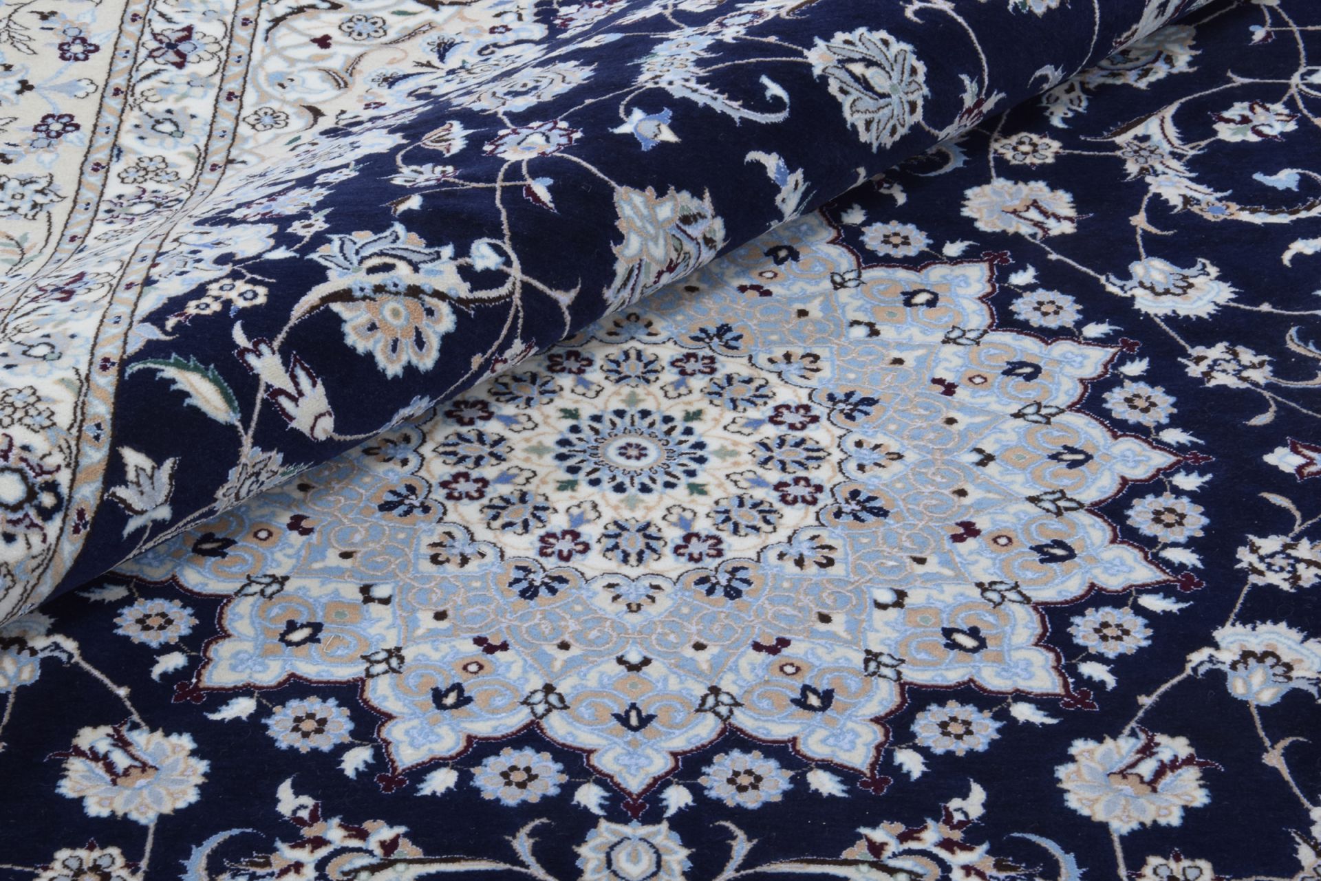 perserteppich-nain-202-x-309-cm-schurwolle-und-seide-handgeknupft-4 Handgeknüpfter Nain Perserteppich 202 × 309 cm