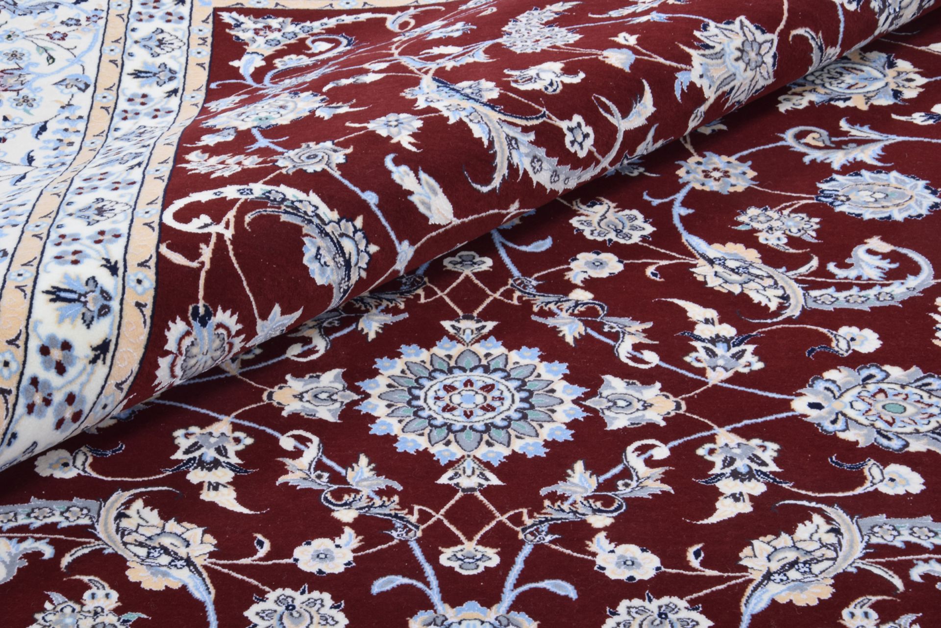 Nain Perserteppich aus Iran, 207 × 304 cm