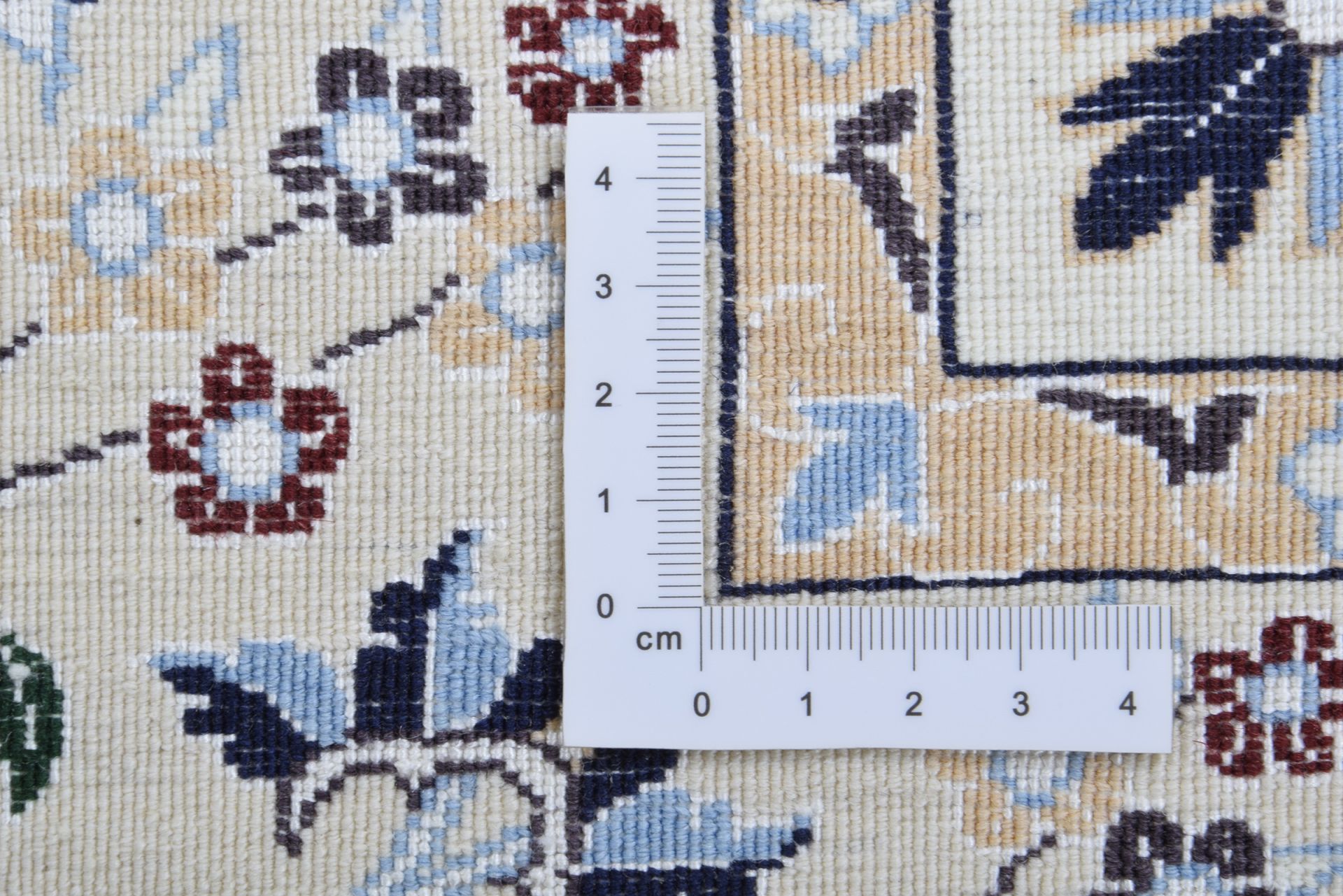 Nain Perserteppich aus Iran, 207 × 304 cm