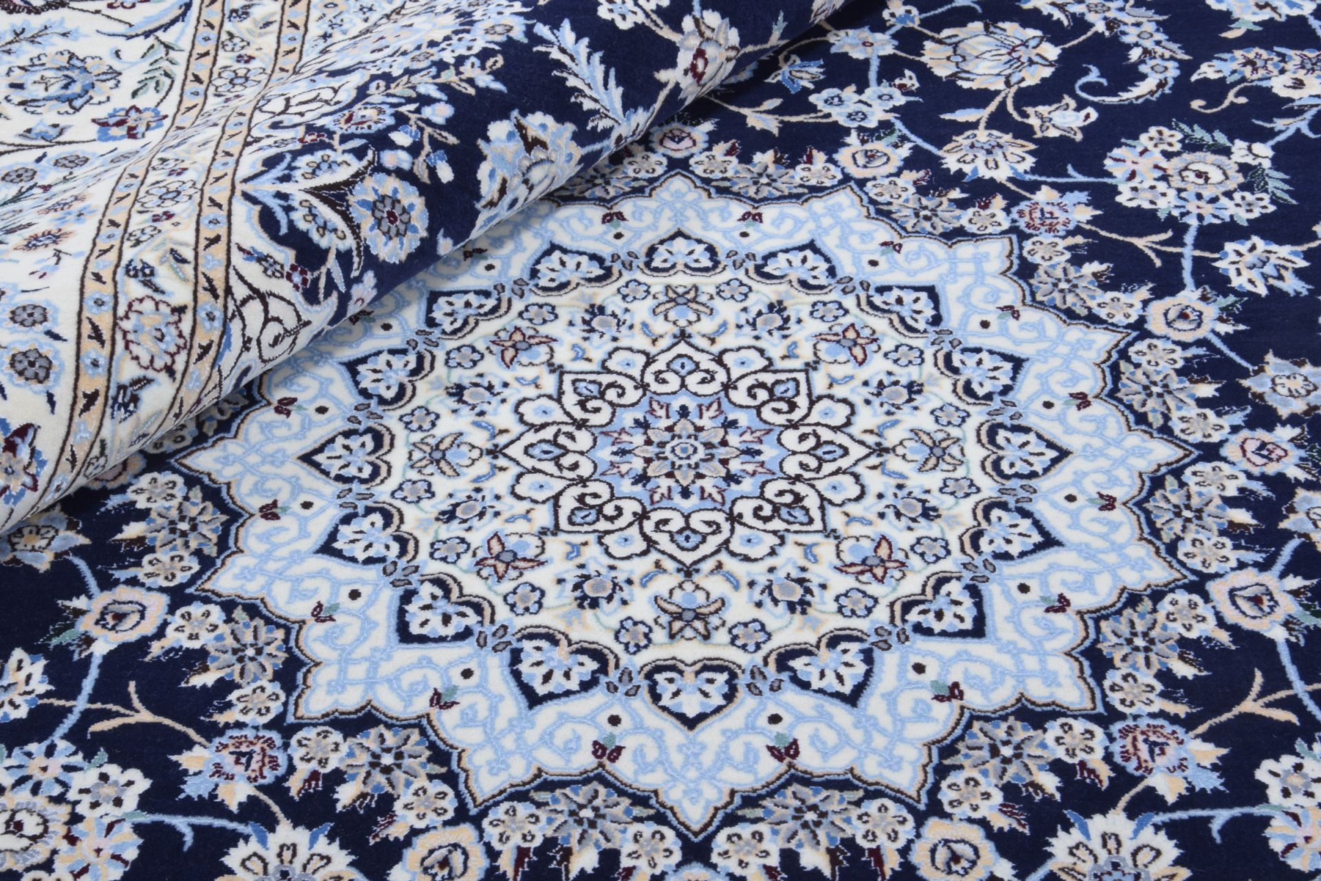 perserteppich-nain-180-x-260-cm-schurwolle-und-seide-handgeknupft-7 Nain Perserteppich 180 × 260 cm aus Wolle & Seide, handgeknüpft