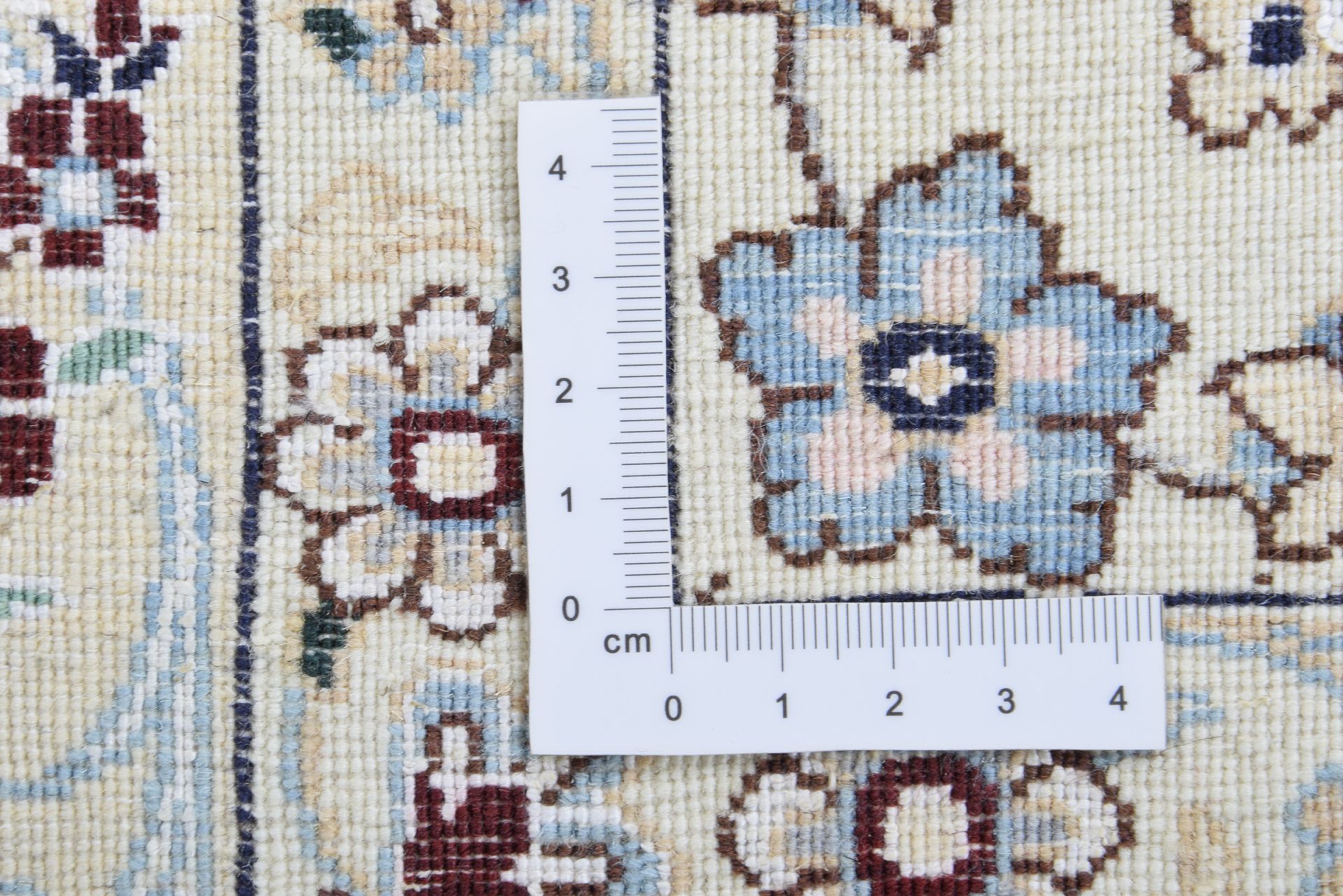 perserteppich-nain-160-x-240-cm-schurwolle-und-seide-handgeknupft-10 Nain Perserteppich 160 × 240 cm aus Wolle & Seide, handgeknüpft