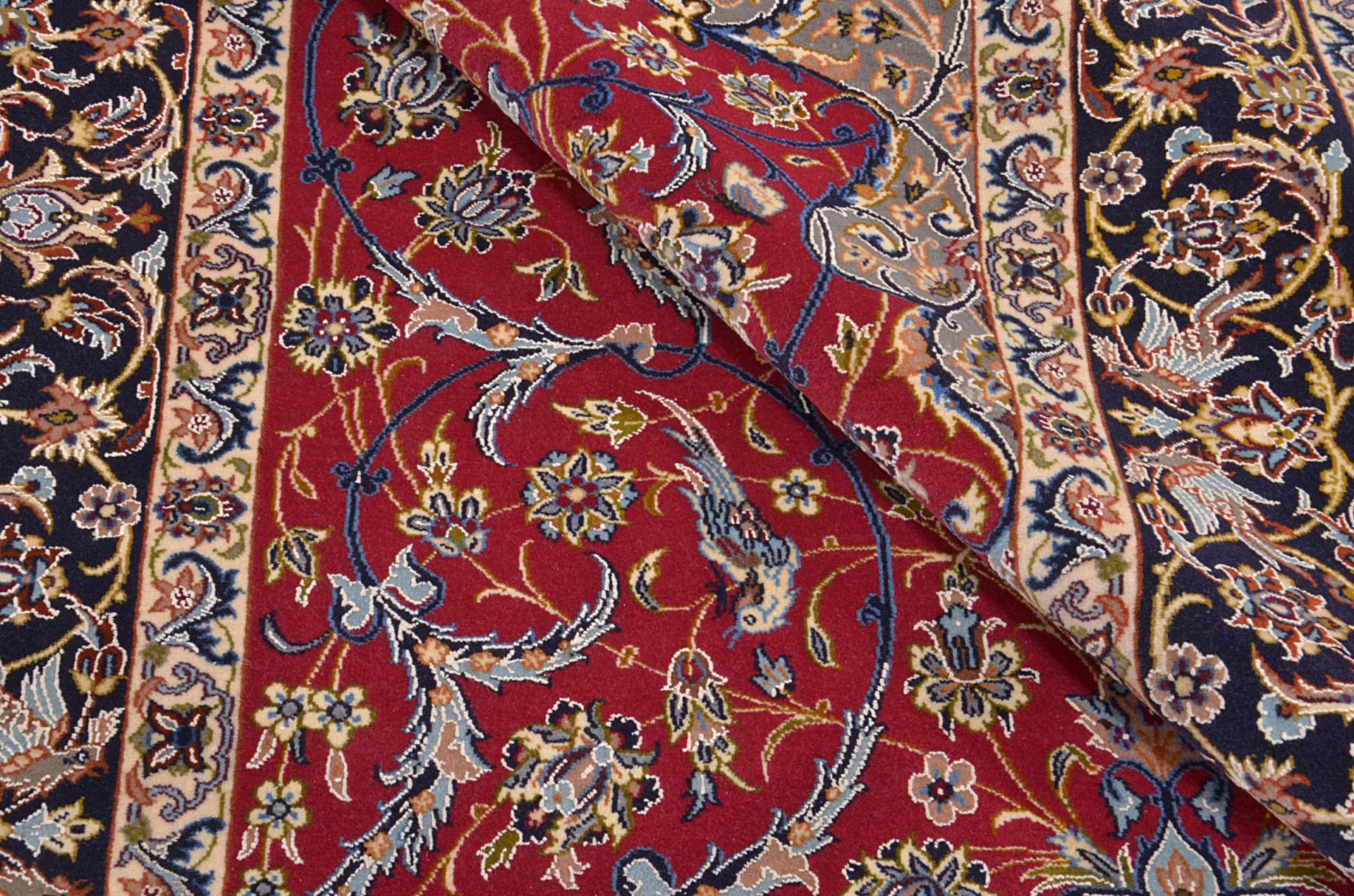 perserteppich-isfahan-113-x-164-cm-schurwolle-seide-handgeknupft-8 Isfahan Perserteppich 113 × 164 cm aus Wolle & Seide, handgeknüpft