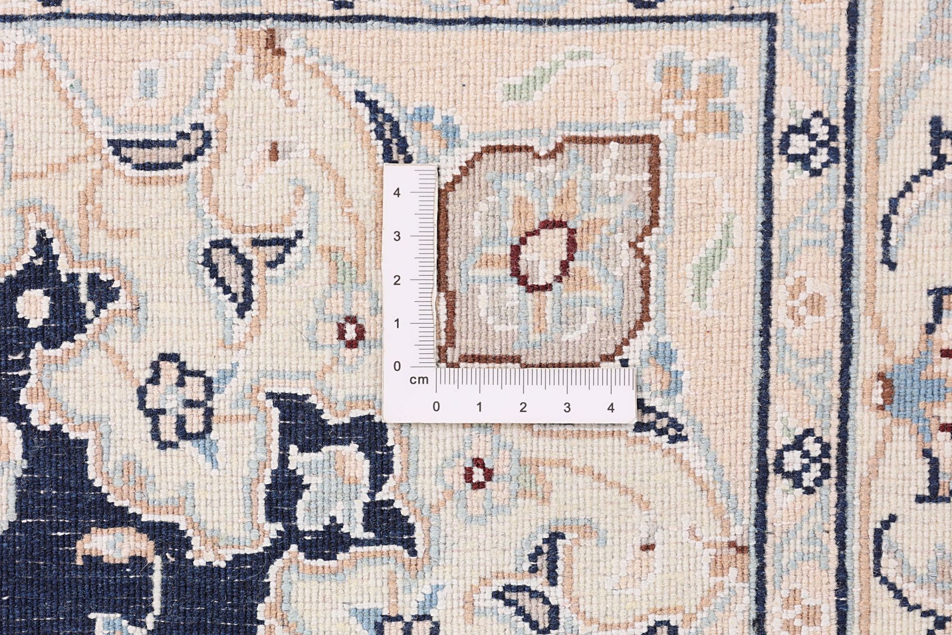 Nain Perserteppich aus Iran, 81 × 302 cm