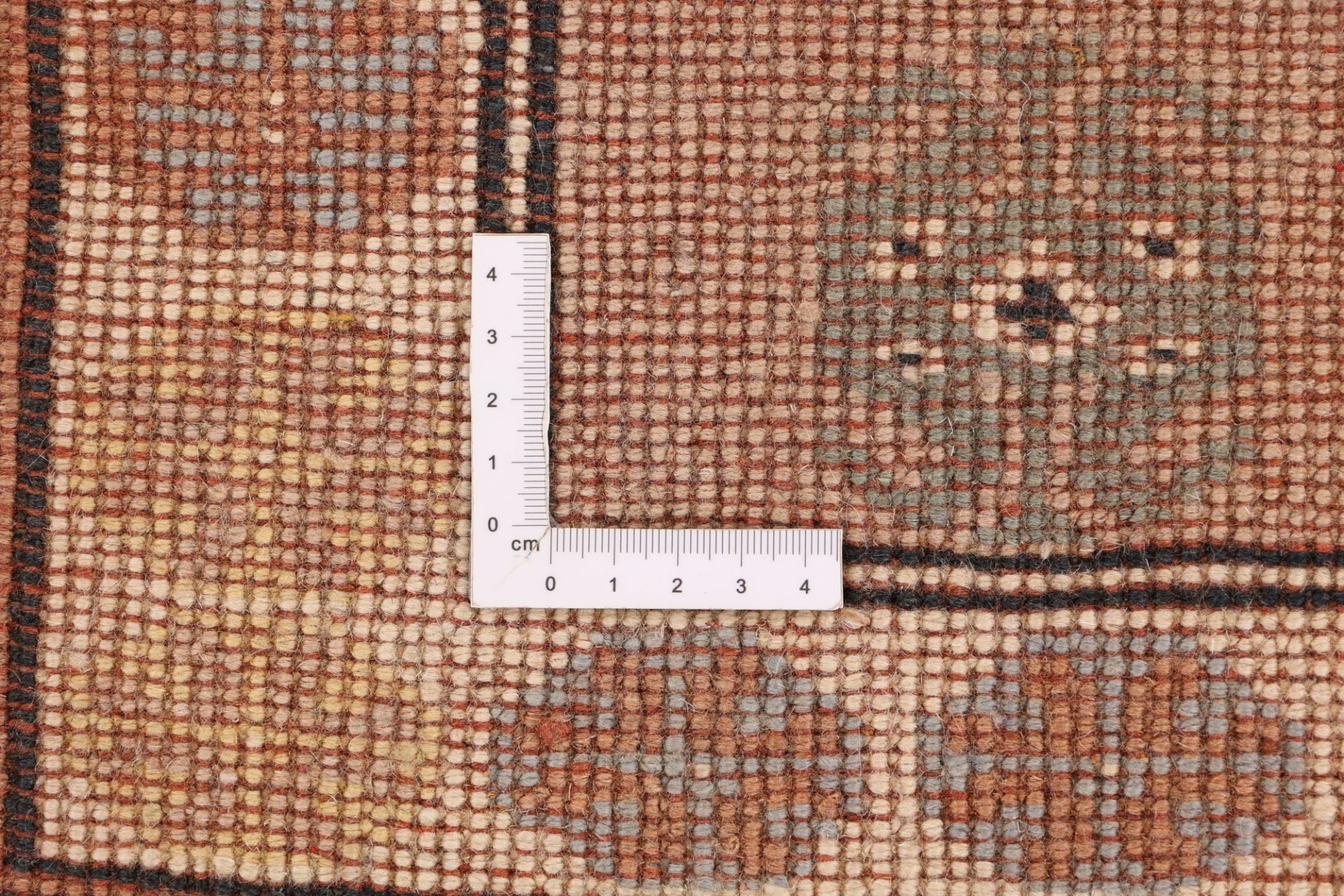 Perserteppich aus Iran, 132 × 82 cm