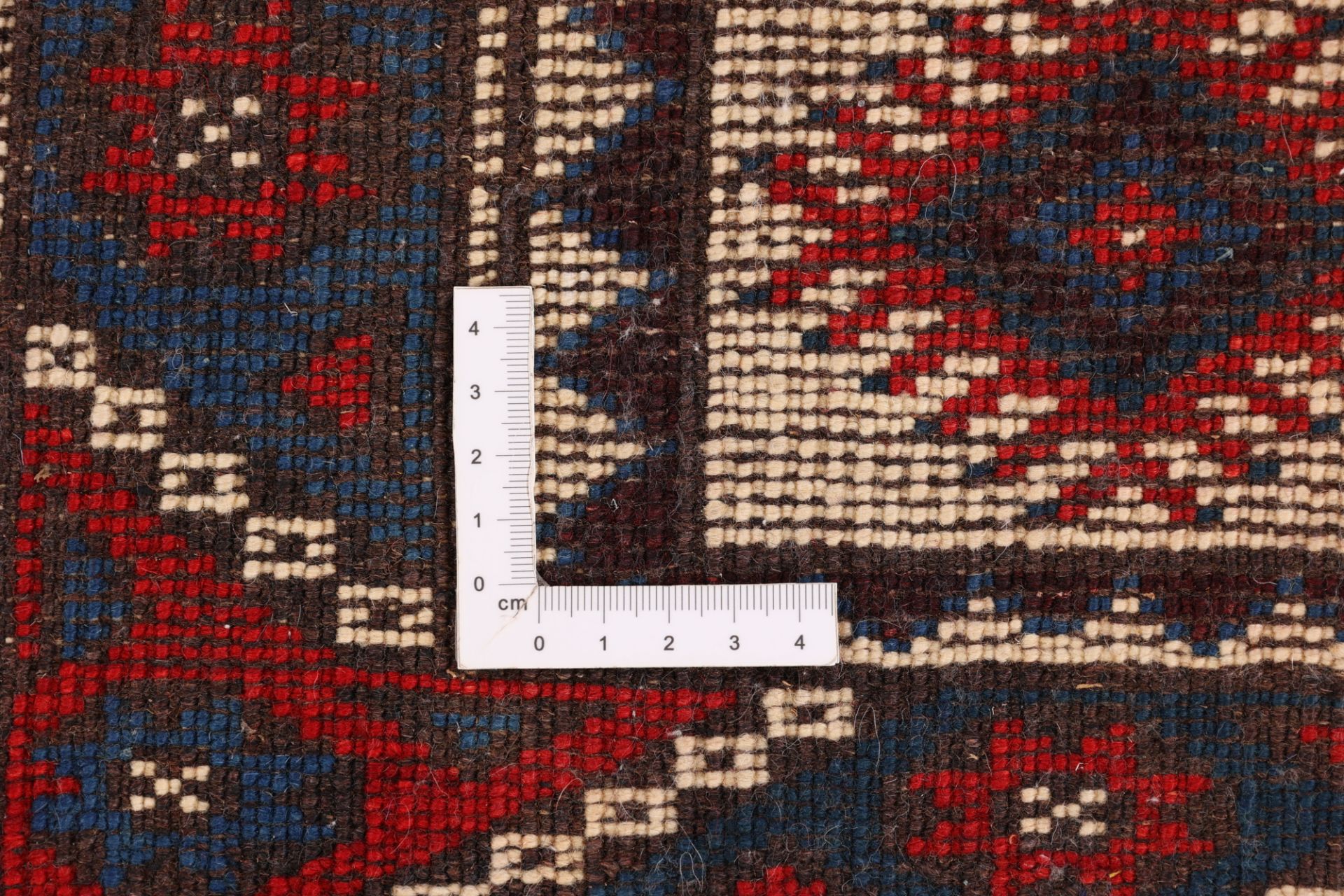 Perserteppich aus Iran, 130 × 69 cm