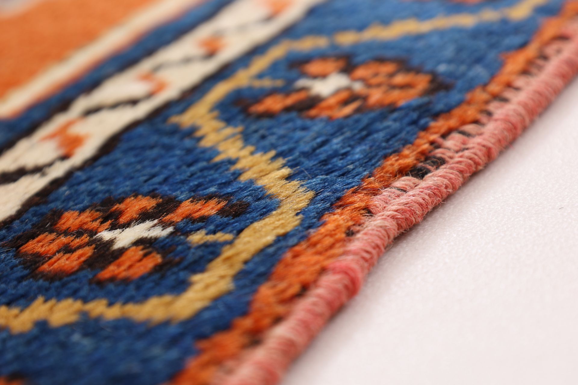 Perserteppich aus Iran, 95 × 58 cm