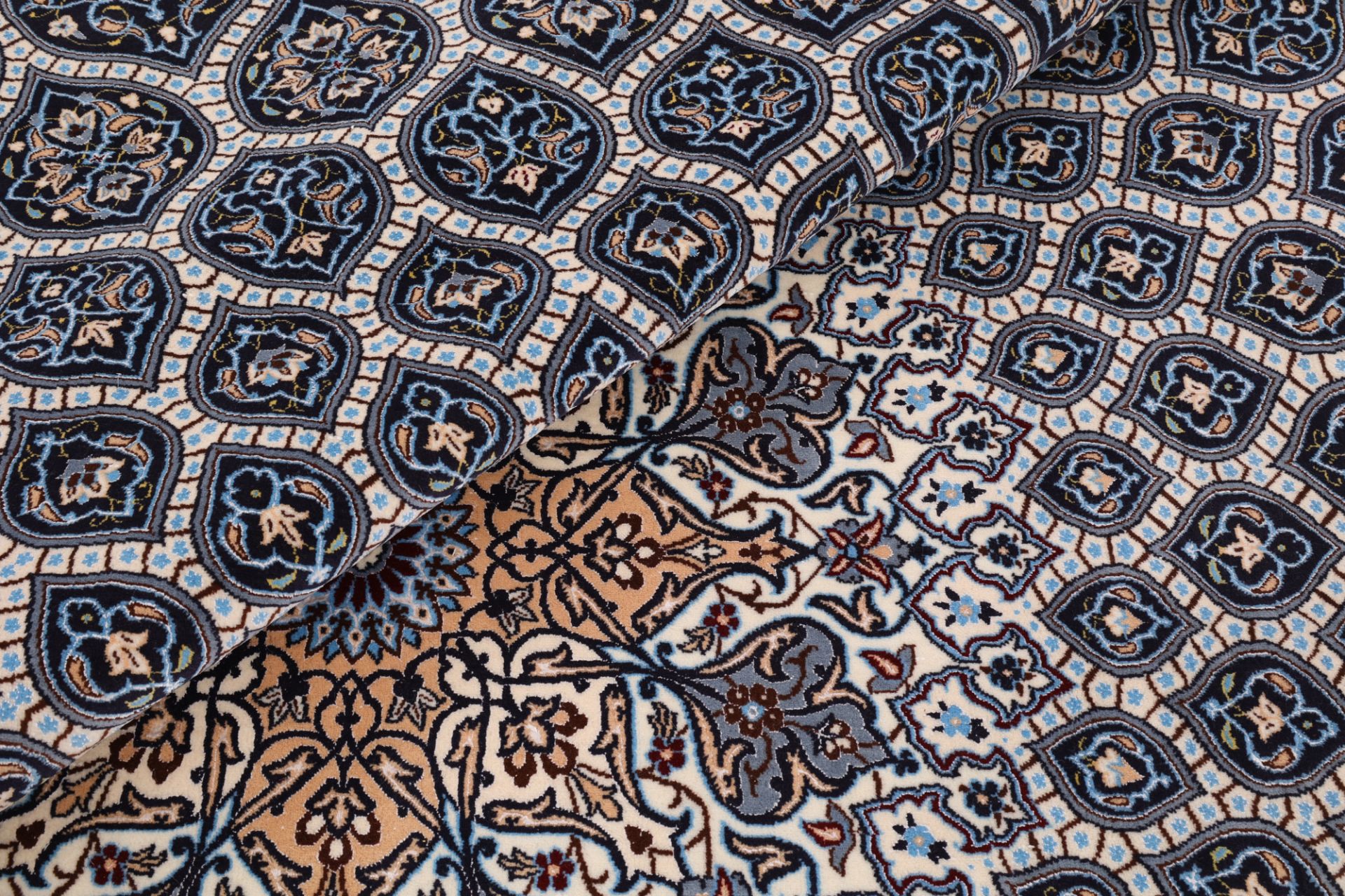 Nain Perserteppich aus Iran, 250 × 353 cm