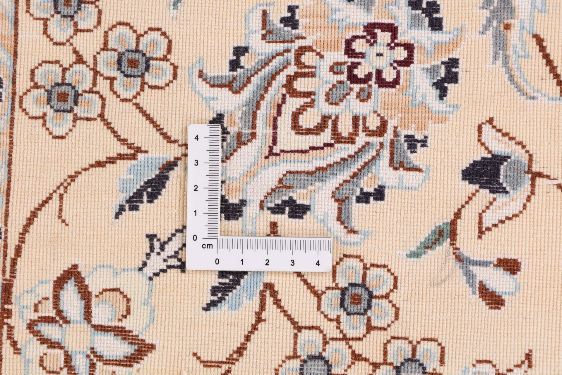 Nain Perserteppich 312 × 253 cm aus Wolle, handgeknüpft