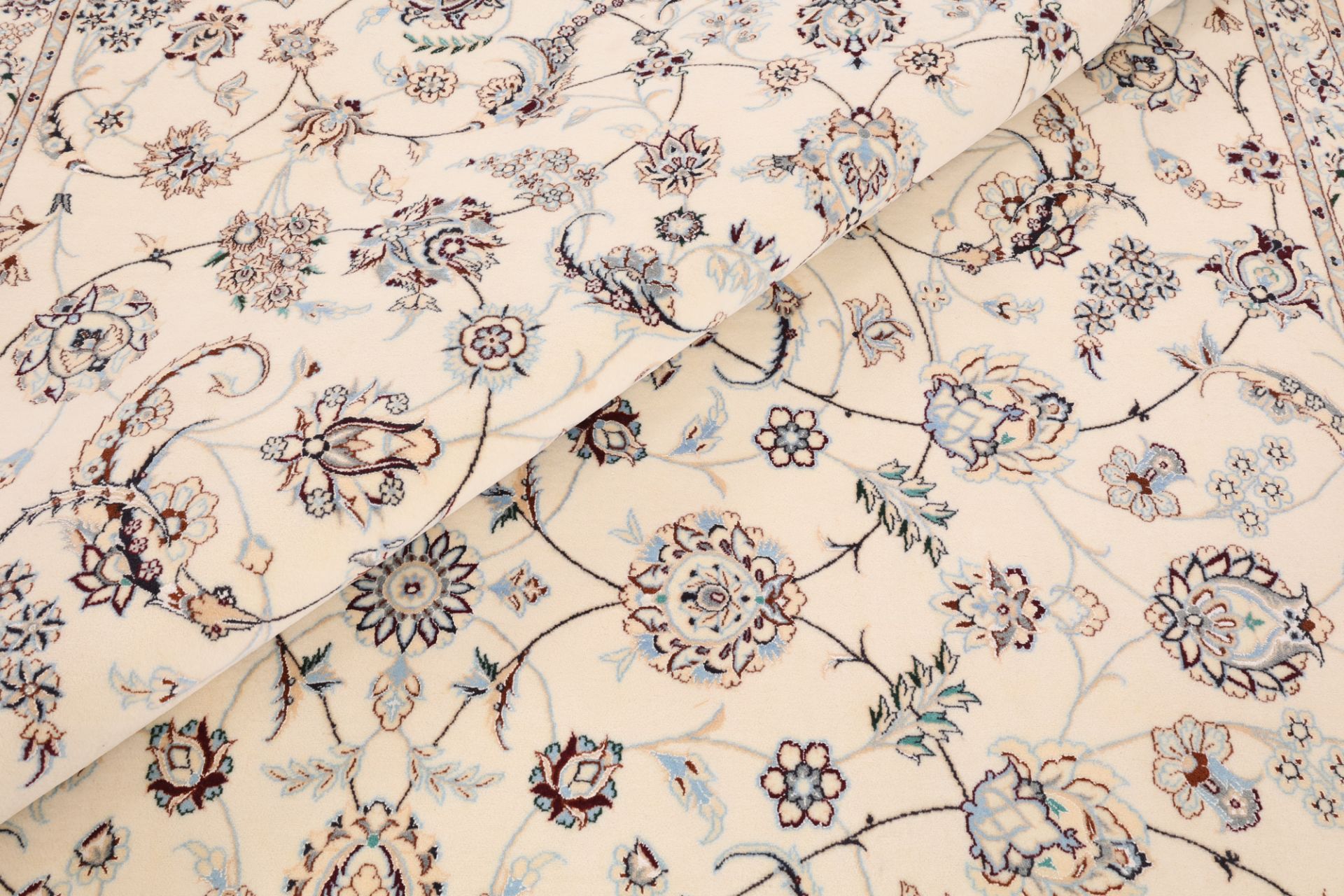 Nain Perserteppich 312 × 253 cm aus Wolle, handgeknüpft