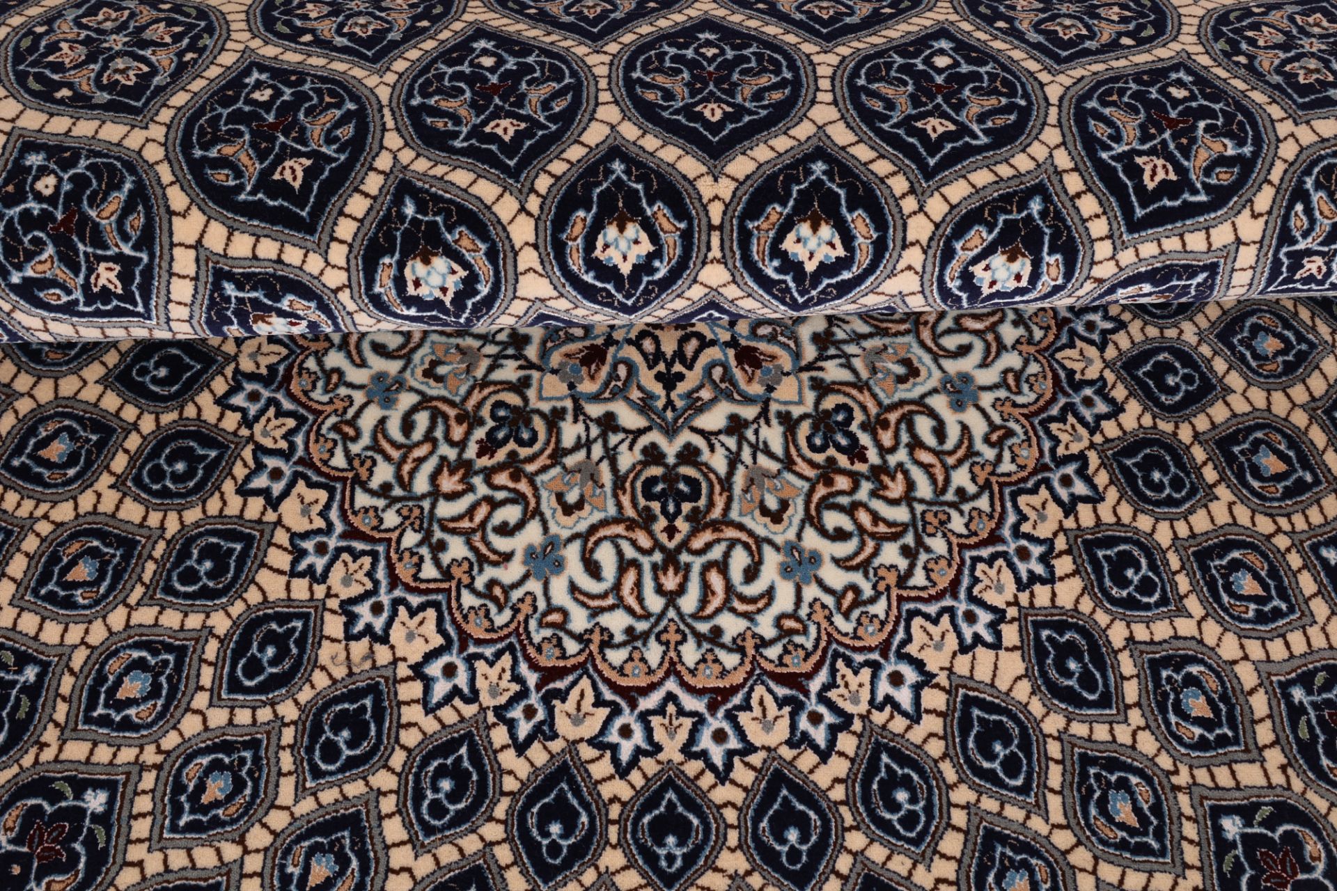 Handgeknüpfter Nain Perserteppich 153 × 243 cm