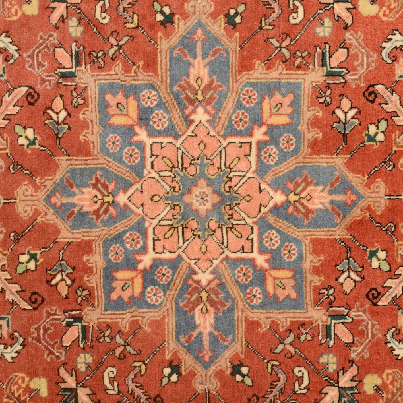 Handgeknüpfter Heriz Perserteppich 153 × 196 cm