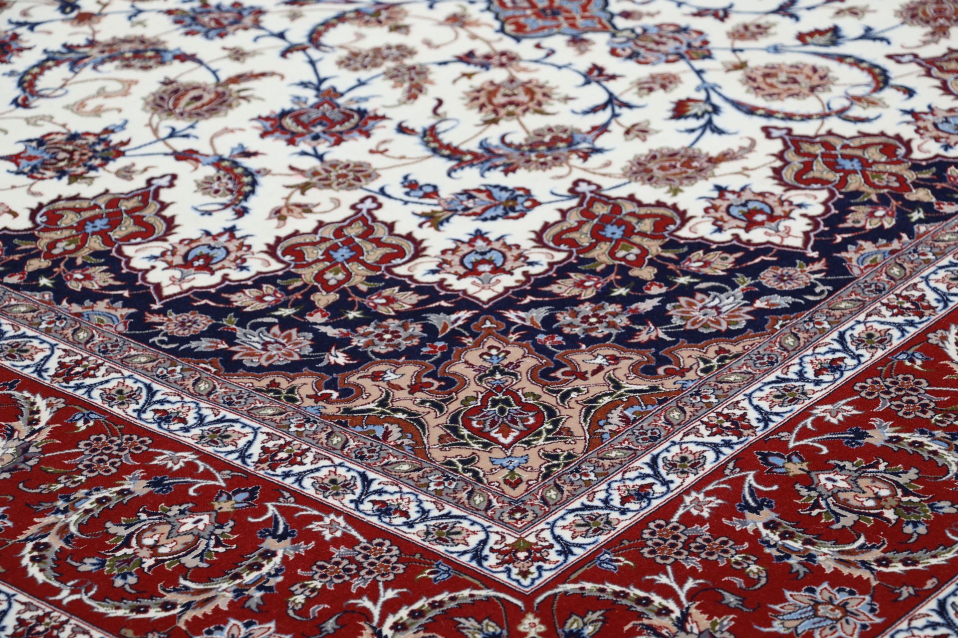 Isfahan Perserteppich aus Iran, 200 × 305 cm