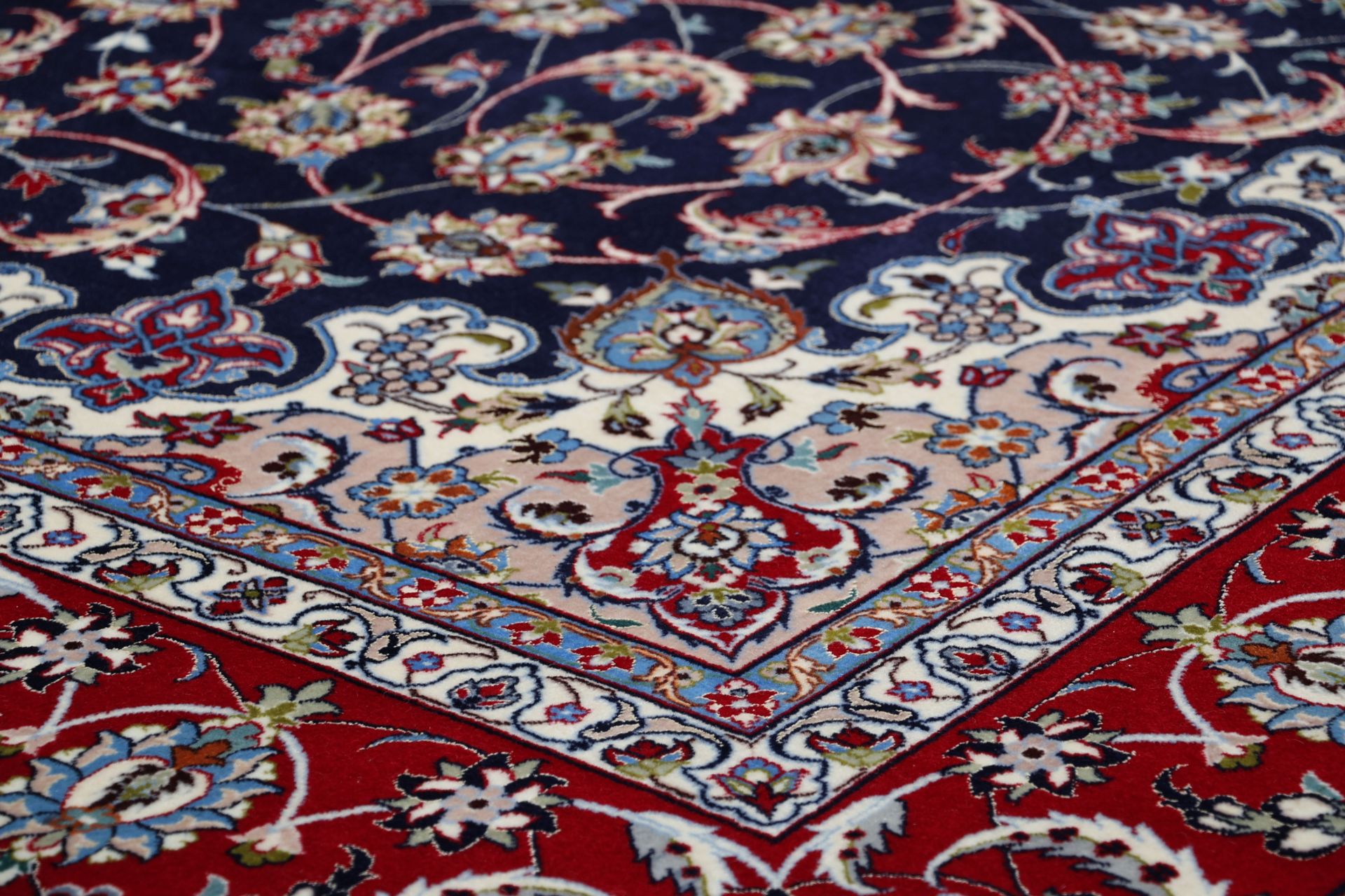 Handgeknüpfter Isfahan Perserteppich, 207 × 318 cm, Wolle & Seide