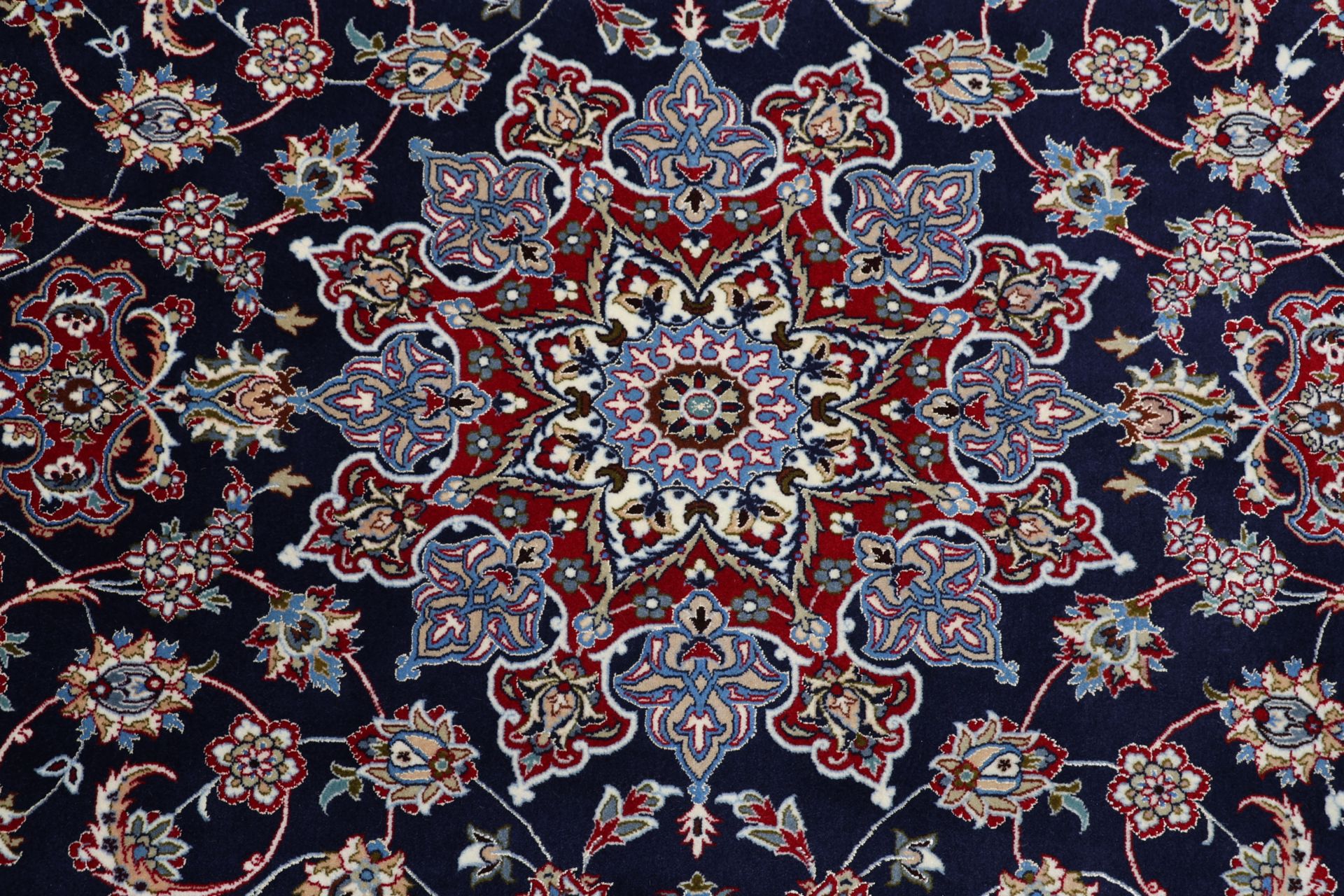 Handgeknüpfter Isfahan Perserteppich, 207 × 318 cm, Wolle & Seide