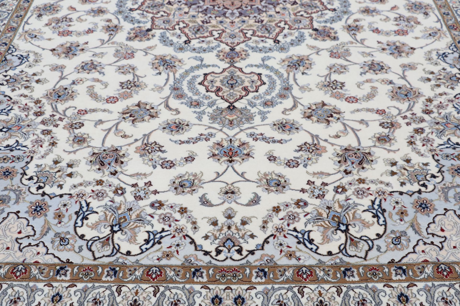 Isfahan Perserteppich aus Iran, 202 × 305 cm