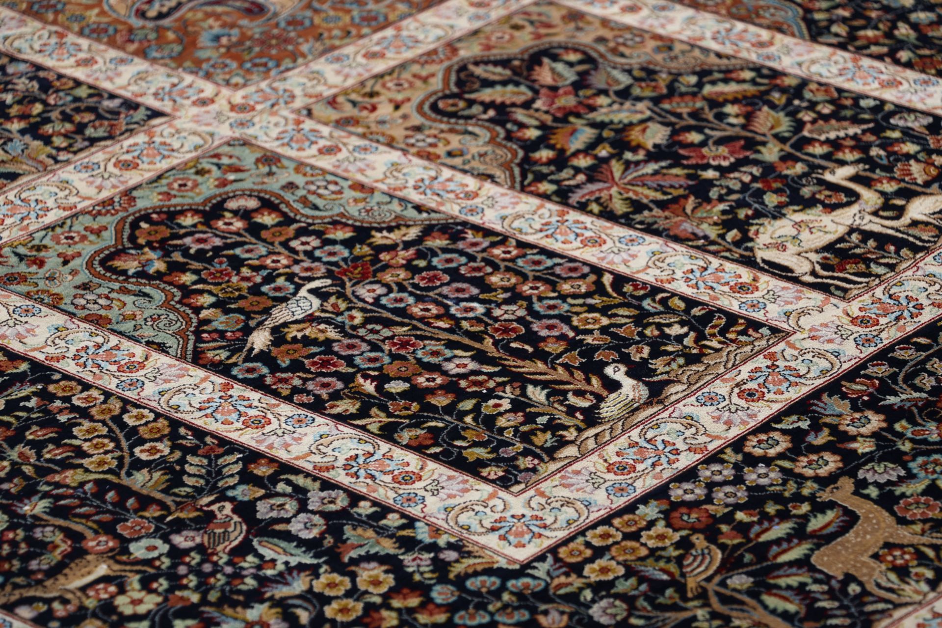 Ghom Perserteppich 207 × 310 cm aus Seide, handgeknüpft