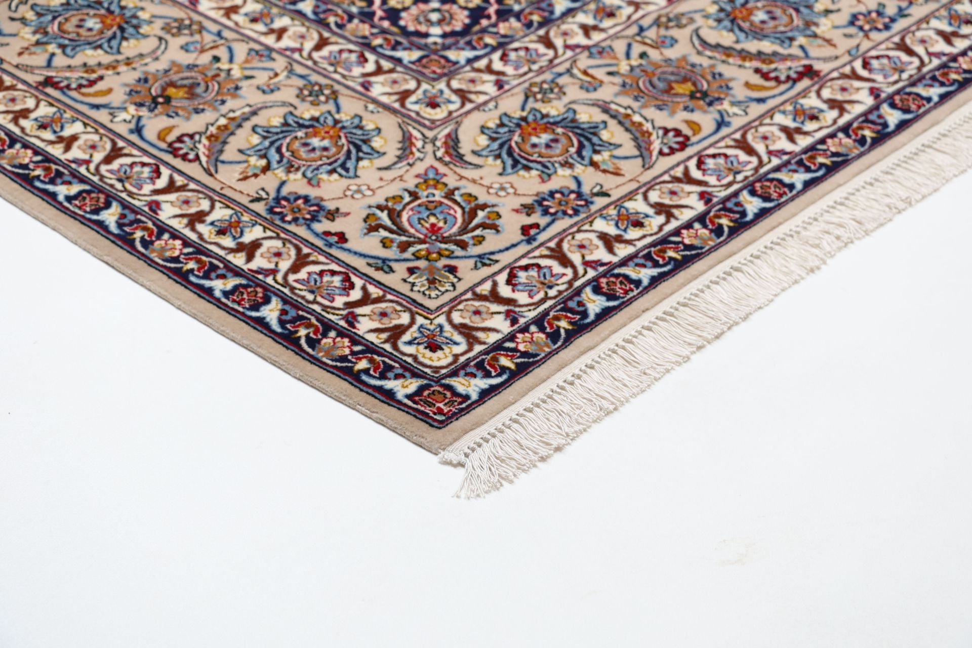 Isfahan Perserteppich 210 × 315 cm aus Wolle & Seide, handgeknüpft