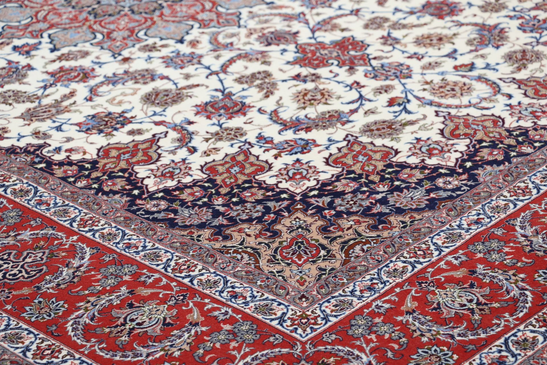 Isfahan Perserteppich 202 × 300 cm aus Wolle & Seide, handgeknüpft