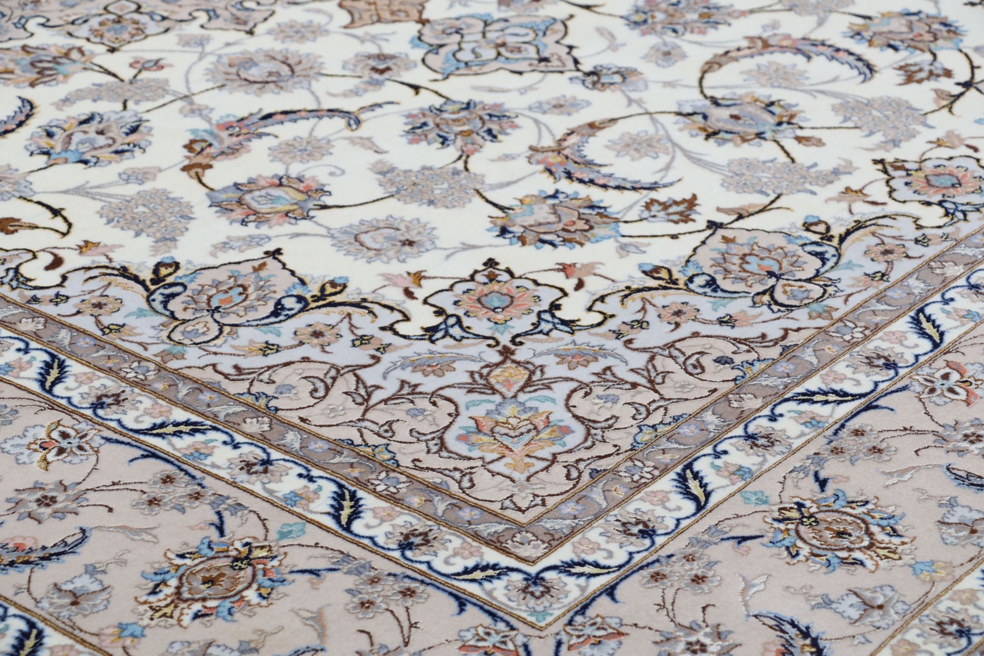 Isfahan Perserteppich 210 × 302 cm aus Wolle & Seide, handgeknüpft