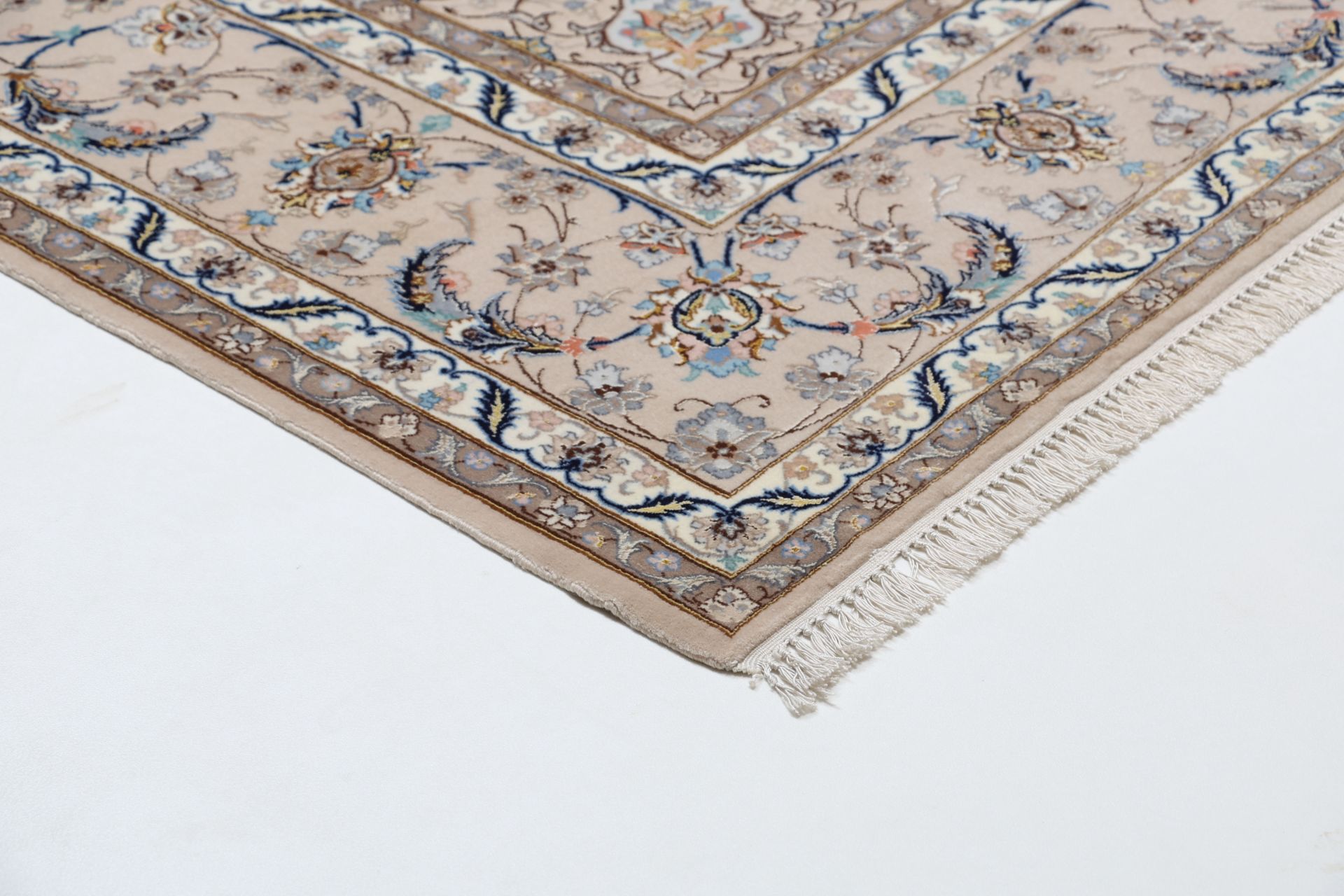 Isfahan Perserteppich 210 × 302 cm aus Wolle & Seide, handgeknüpft