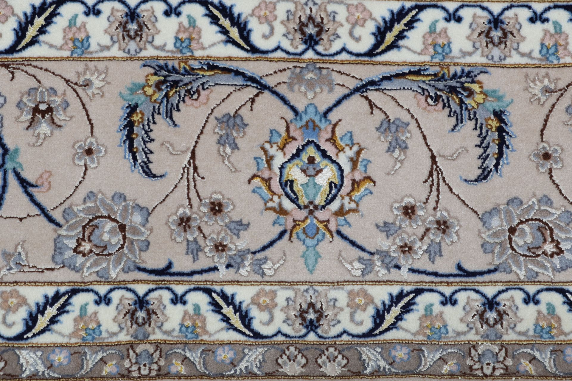 Isfahan Perserteppich 210 × 302 cm aus Wolle & Seide, handgeknüpft