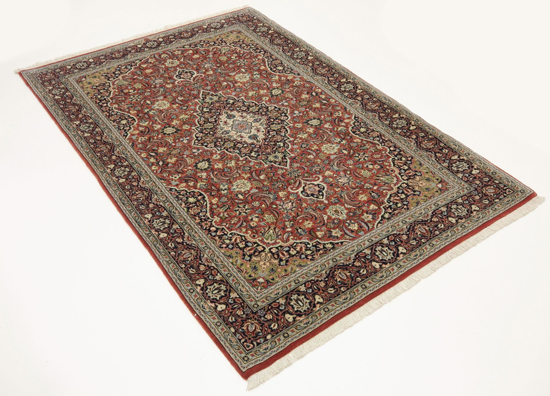 Isfahan Perserteppich aus Iran, 105 × 158 cm