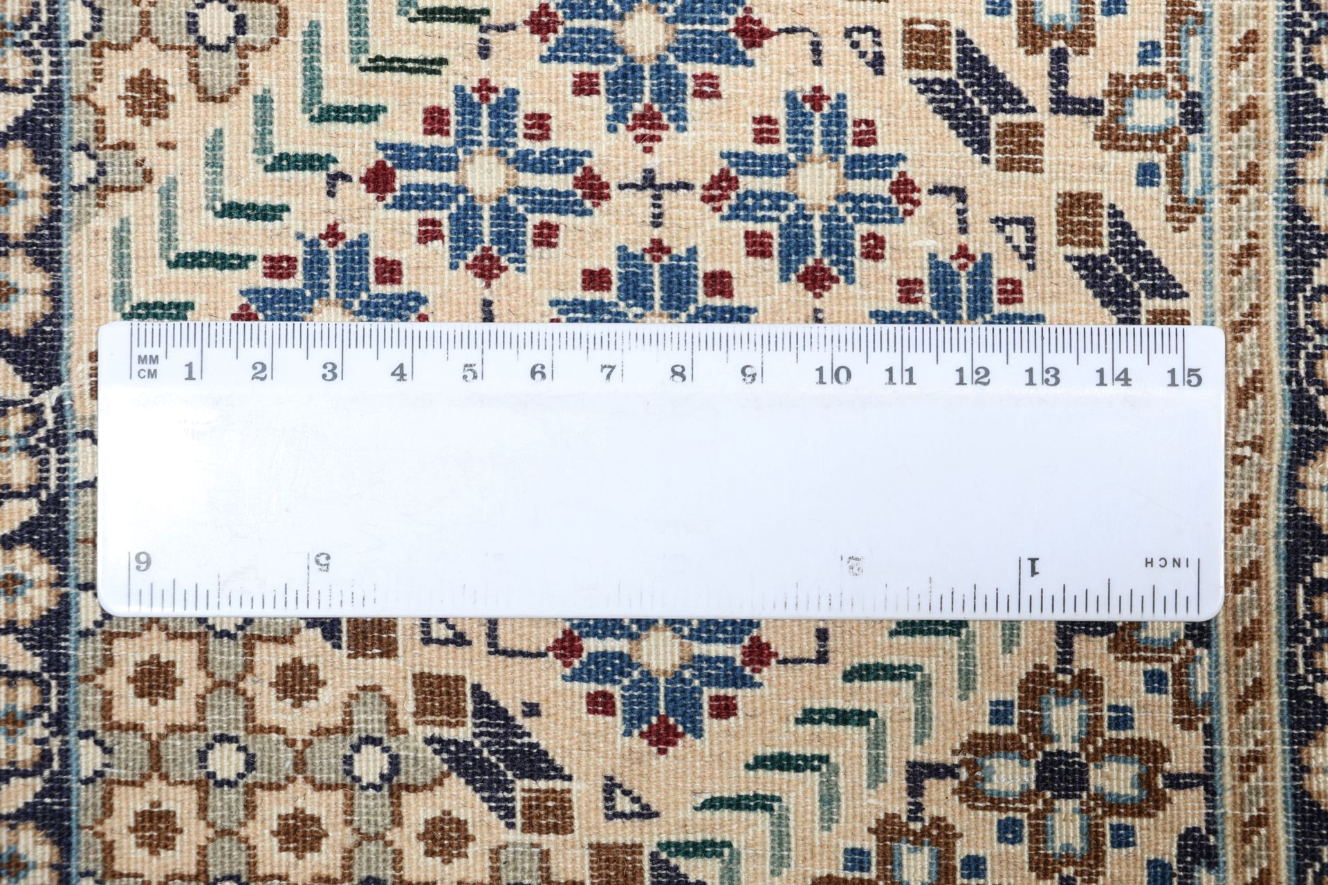 Handgeknüpfter Nain Perserteppich, 216 × 308 cm, Wolle & Seide
