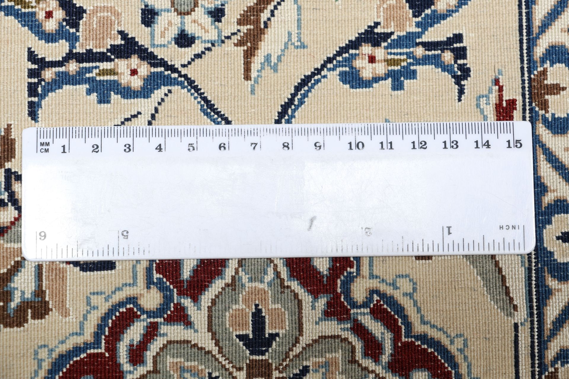Nain Perserteppich 220 × 320 cm aus Wolle & Seide, handgeknüpft