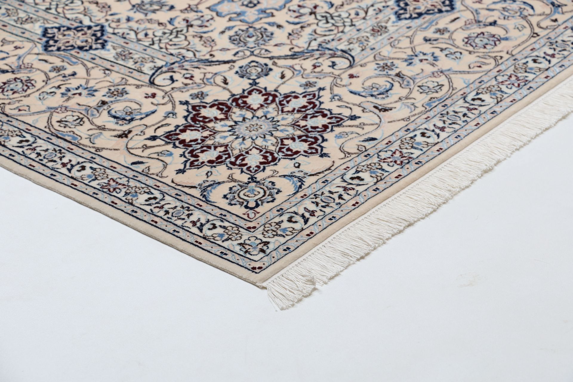 Nain Perserteppich aus Iran, 219 × 323 cm