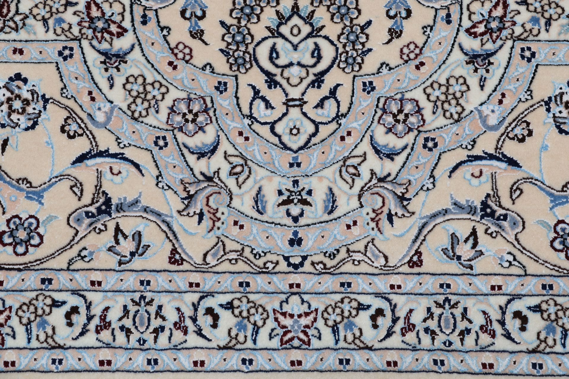 Nain Perserteppich aus Iran, 219 × 323 cm