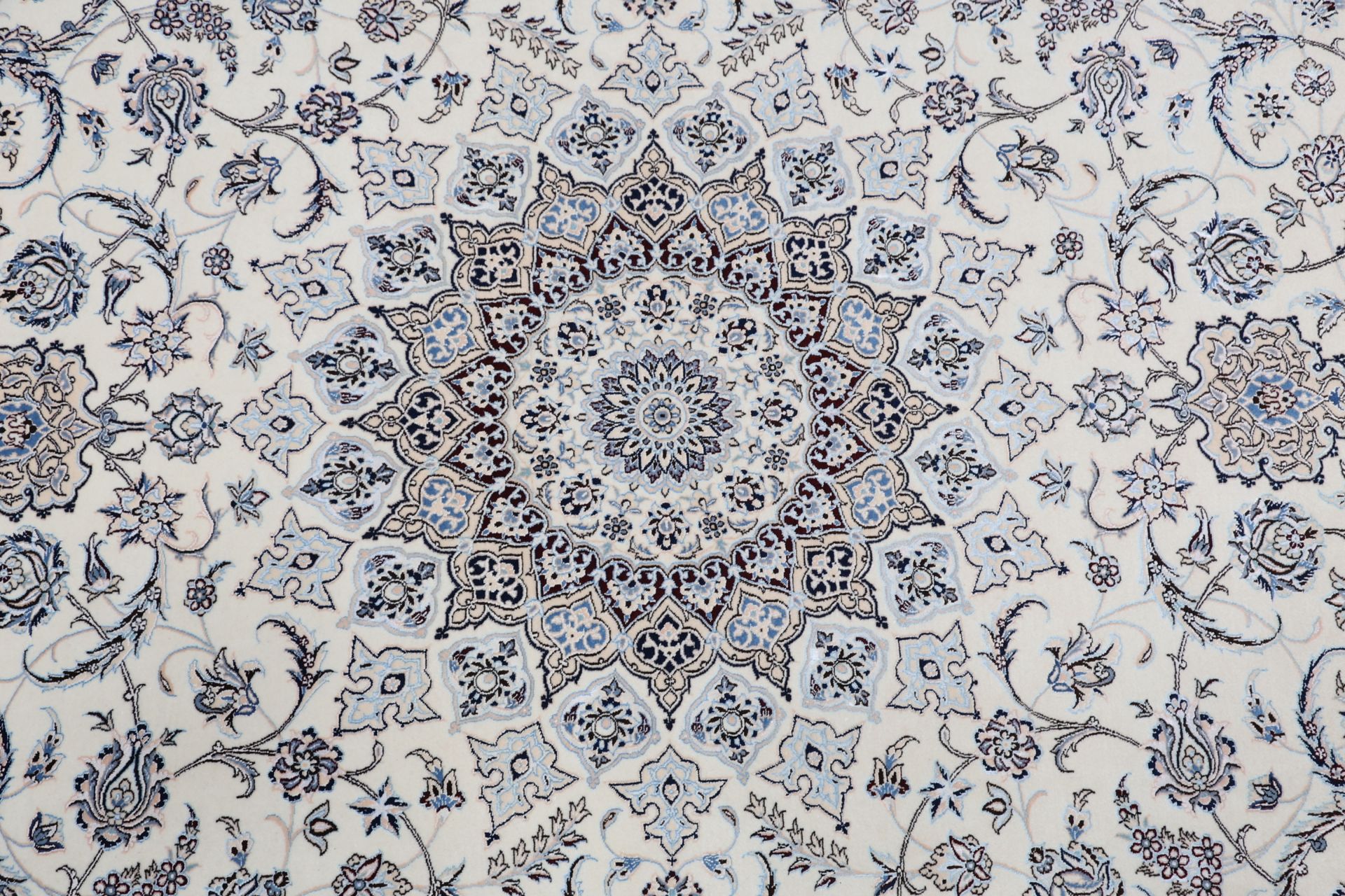 Nain Perserteppich aus Iran, 219 × 323 cm