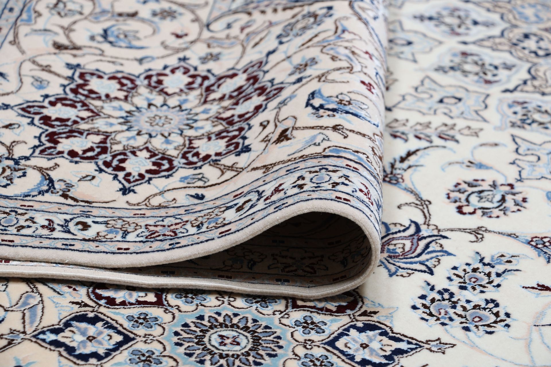Nain Perserteppich aus Iran, 219 × 323 cm
