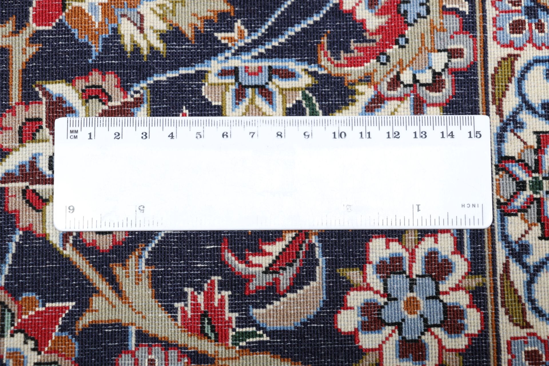 perserteppich-isfahan-200-x-310-cm-schurwolle-seide-handgeknupft-20 Isfahan Perserteppich 200 × 310 cm aus Wolle & Seide, handgeknüpft