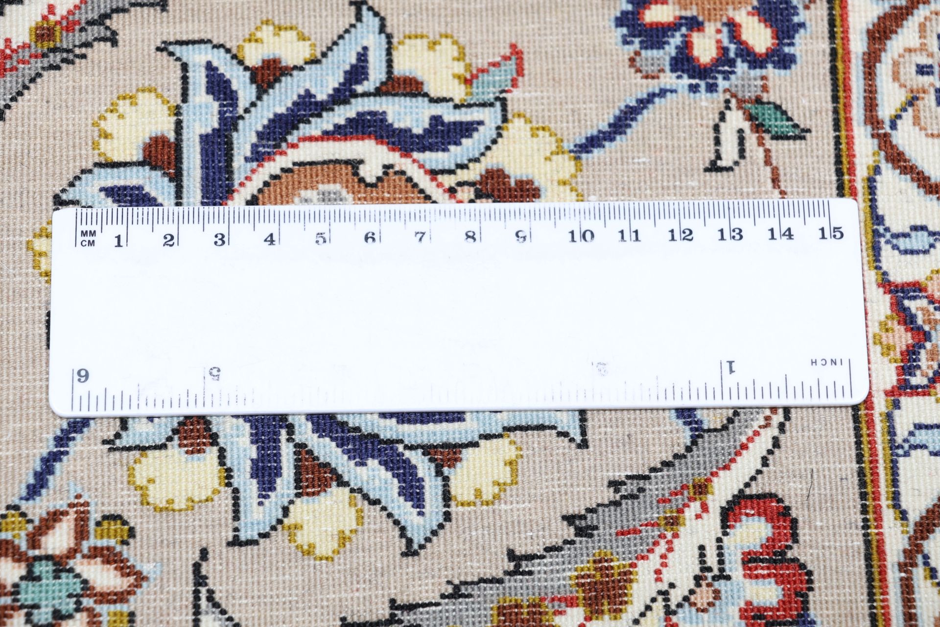 perserteppich-isfahan-207-x-310-cm-schurwolle-seide-handgeknupft-14 Isfahan Perserteppich aus Iran, 207 × 310 cm