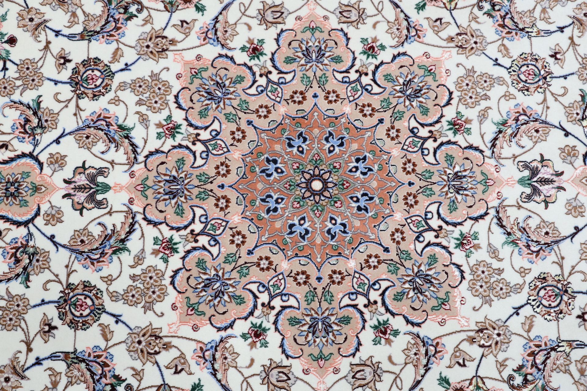 perserteppich-isfahan-210-x-314-cm-schurwolle-seide-handgeknupft-8 Isfahan Perserteppich 210 × 314 cm aus Wolle & Seide, handgeknüpft