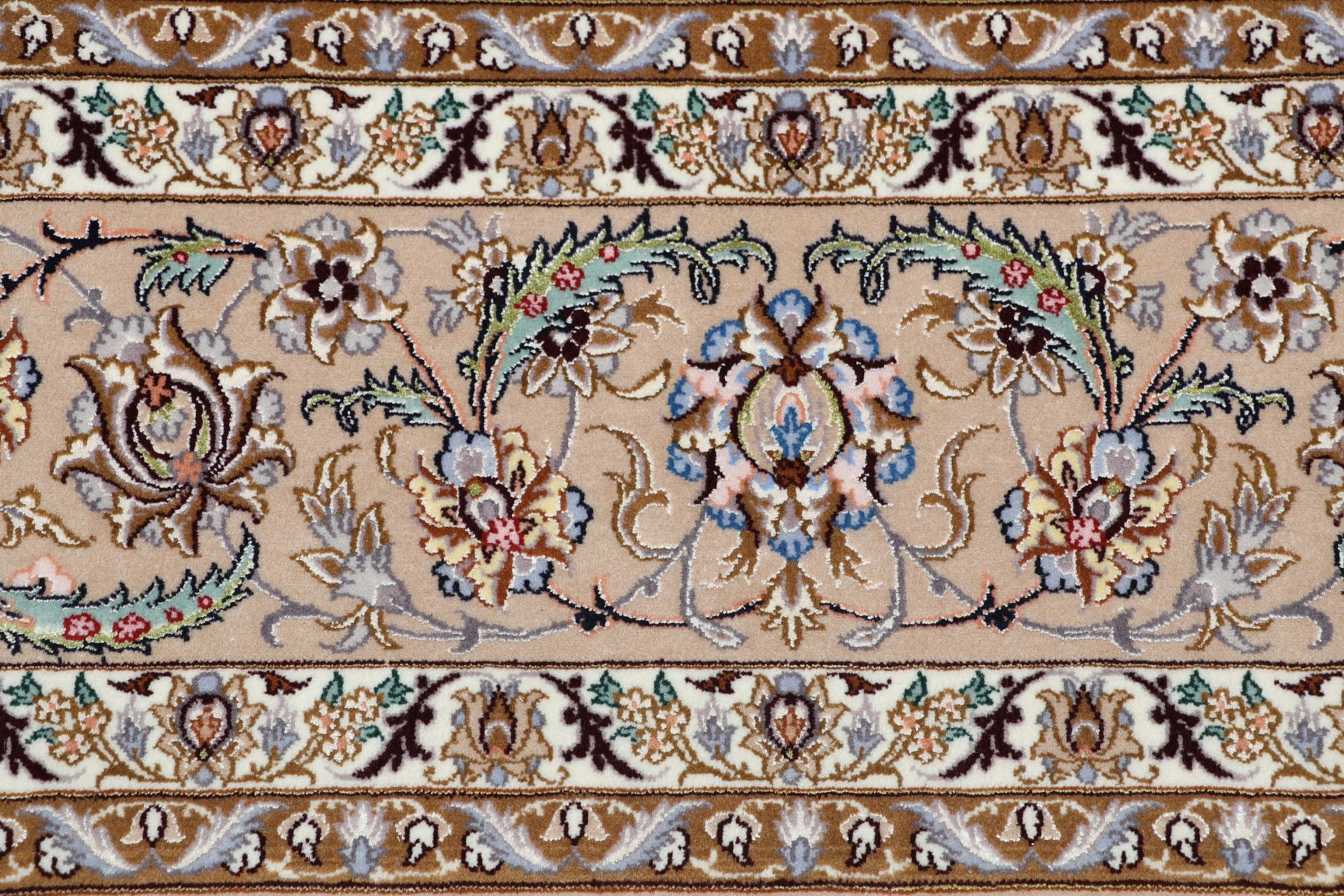Isfahan Perserteppich 210 × 315 cm aus Wolle & Seide, handgeknüpft