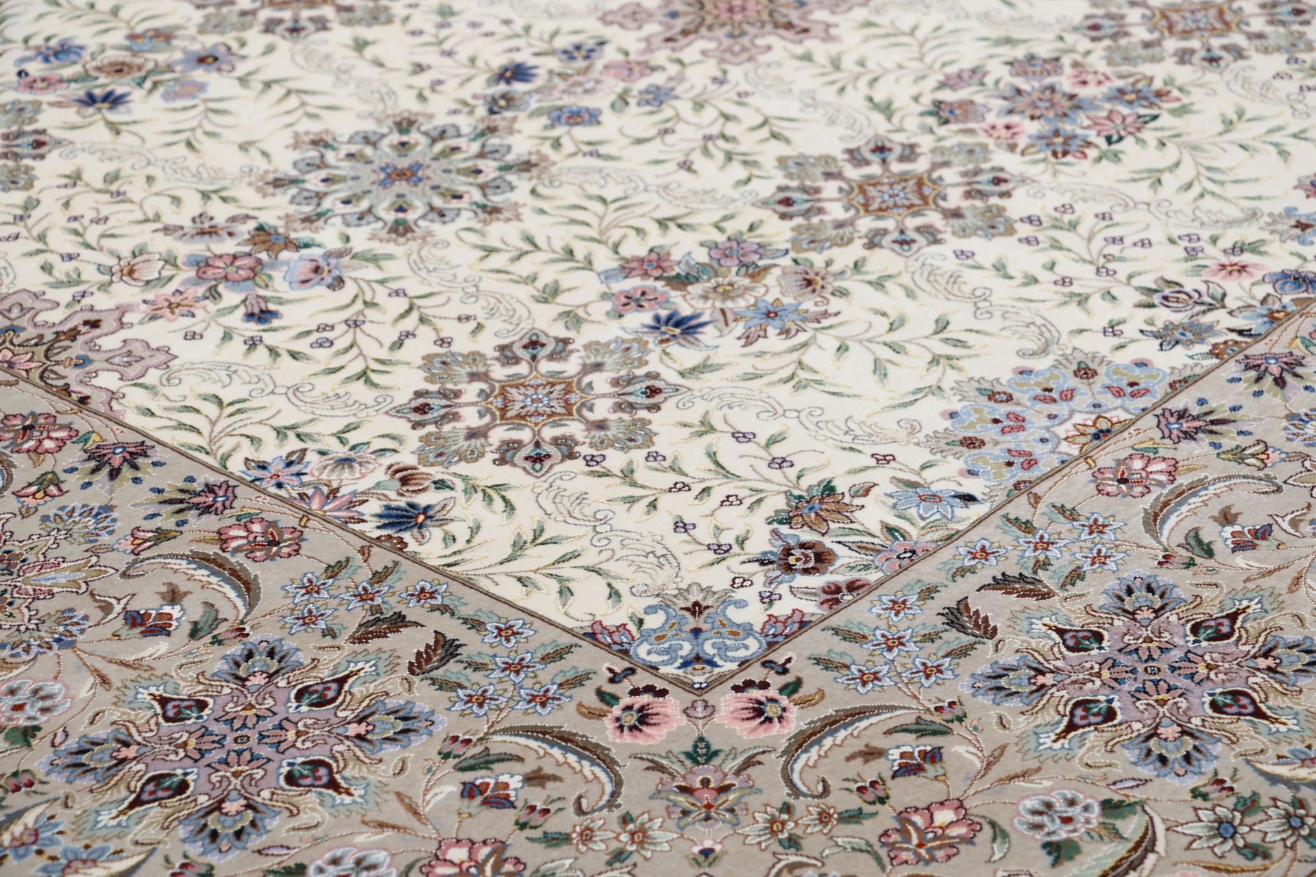perserteppich-isfahan-215-x-307-cm-schurwolle-seide-handgeknupft-8 Isfahan Perserteppich aus Iran, 215 × 307 cm