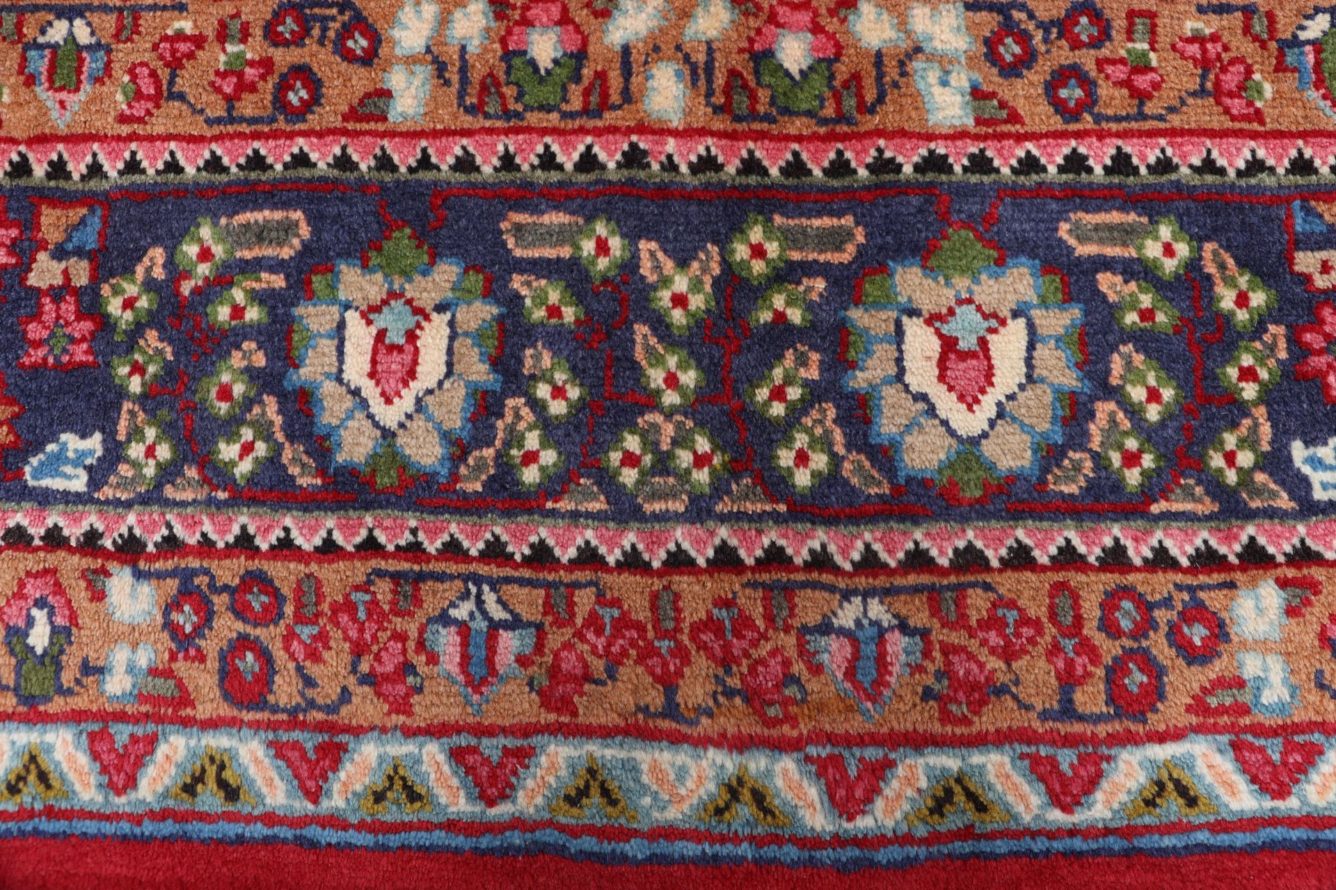 Handgeknüpfter Mashhad Perserteppich 197 × 308 cm