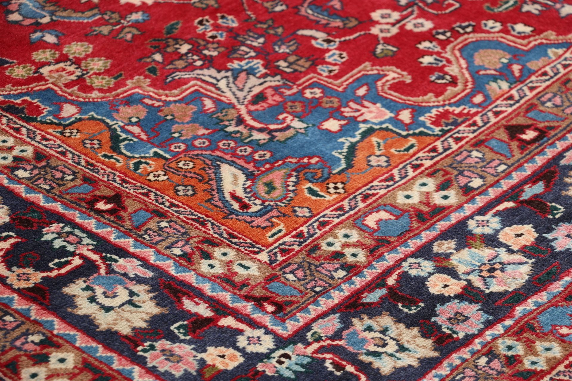 Mashhad Perserteppich aus Iran, 200 × 305 cm