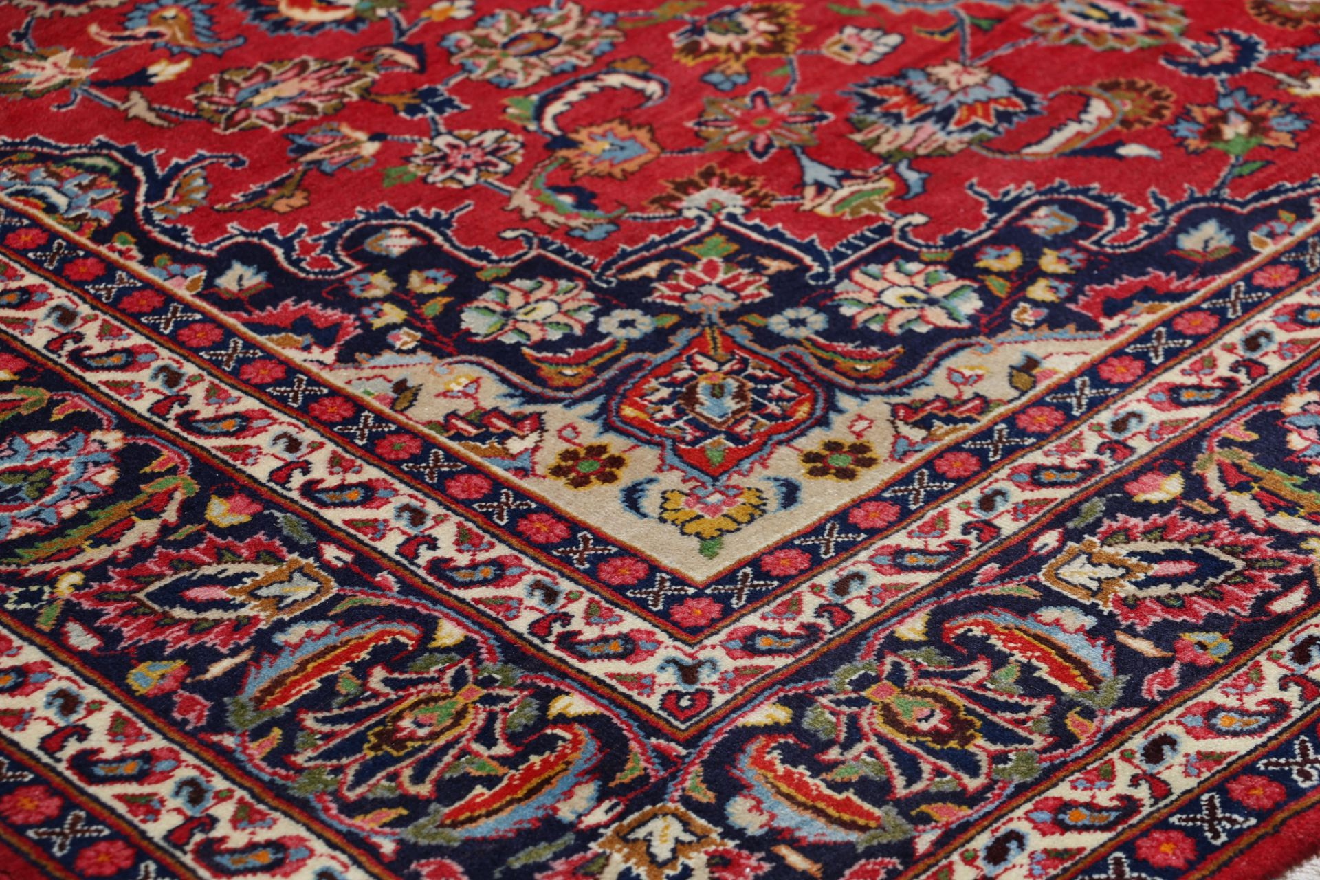 Mashhad Perserteppich aus Iran, 197 × 290 cm