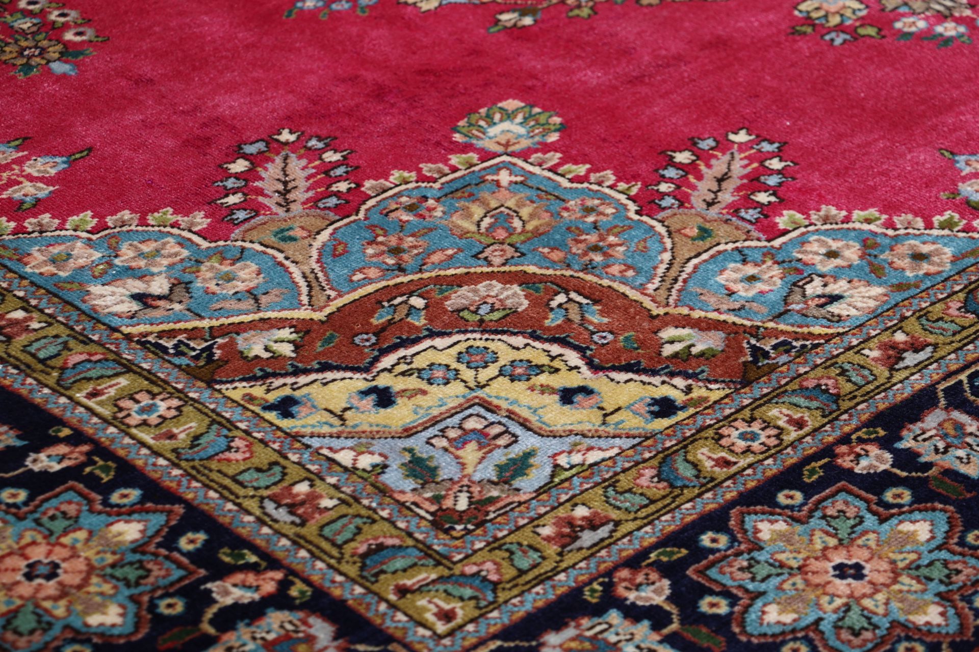 Täbriz Perserteppich 248 × 342 cm aus Wolle, handgeknüpft