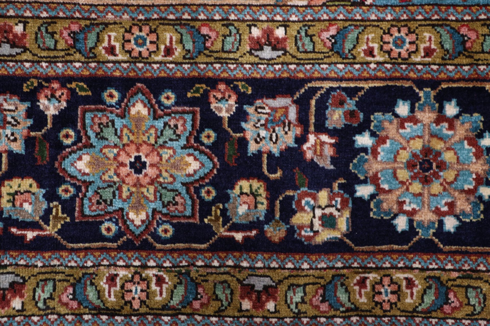 Täbriz Perserteppich 248 × 342 cm aus Wolle, handgeknüpft