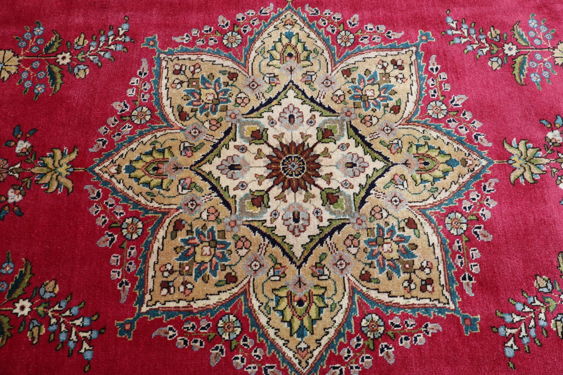 Täbriz Perserteppich 248 × 342 cm aus Wolle, handgeknüpft